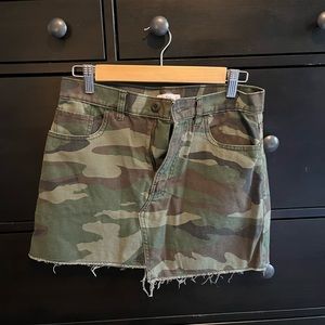 ARITZIA / TNA SKIRT